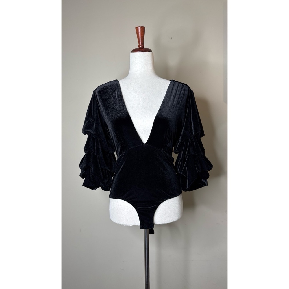 MISA Linde Plunging Ruffled Sleeve Velvet Bodysuit In Black Size Small